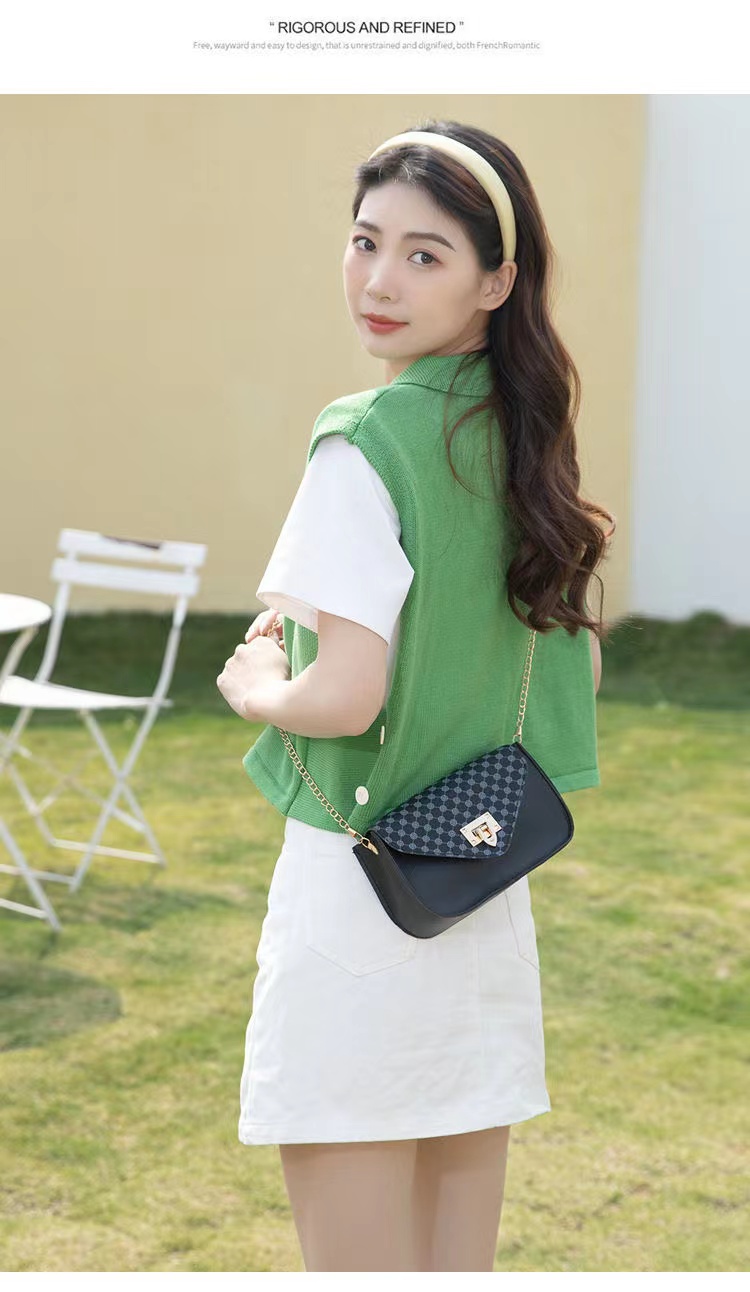 Fashion Small Handbag Women Shoulder Bags 2023 New Luxury Casual Clutch Bag PU Crossbody Flower Printed Bag for Women Small Messenger Chain Bag Flap Designed Bag