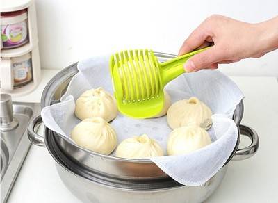 Multifunctional vegetable and fruit slicer