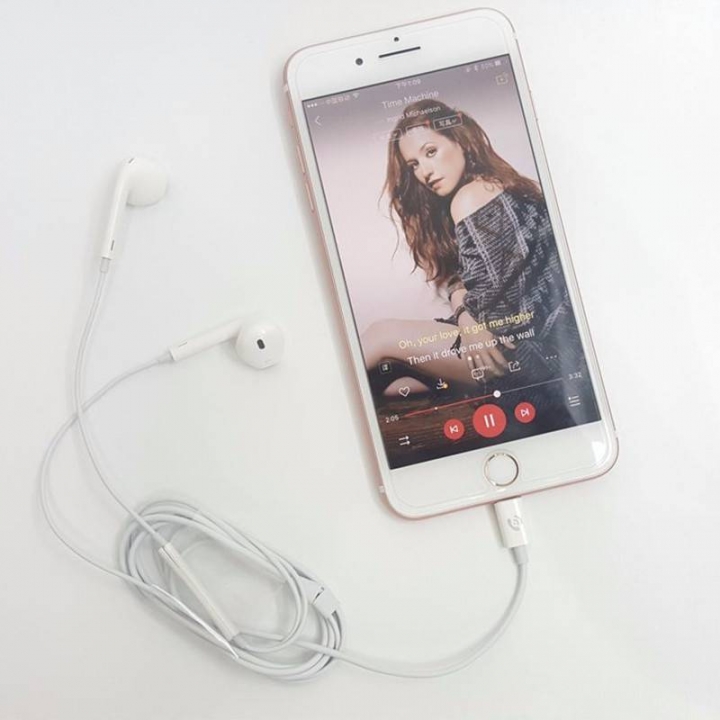 Bluetooth earphone With Microphone Earphones Stereo Headset headset for iPhone 7/8/X