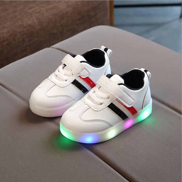 High quality Cute Breathable Kids Light Shoes Spring Baby Girls Boys Toddlers Fashion LED Children Sneakers