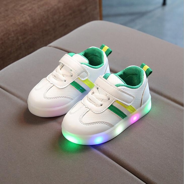 High quality Cute Breathable Kids Light Shoes Spring Baby Girls Boys Toddlers Fashion LED Children Sneakers