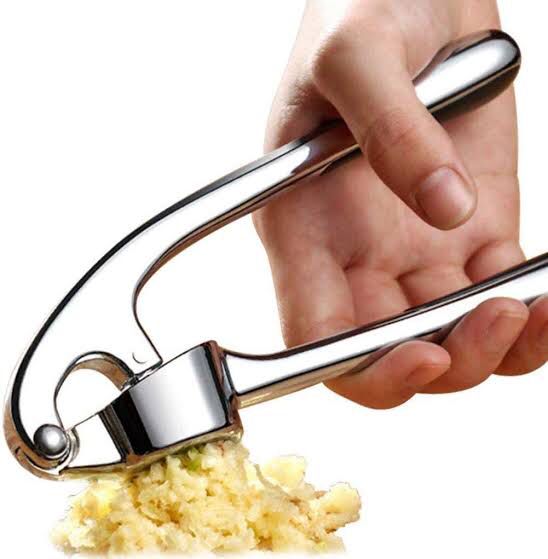Electric kitchen weighing scale + free garlic crusher