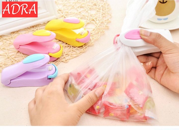 Portable Household Mini Sealer Snacks Plastic Bags Sealer Travel Hand Pressure Heat Sealing Machine