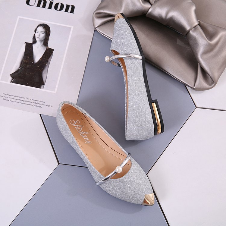Hot Pointed Flat Shoes Ladies Casual Office Shoes Metal Sequins Pearl Nurse Shoes Women