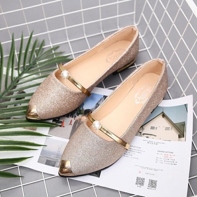 Hot Pointed Flat Shoes Ladies Casual Office Shoes Metal Sequins Pearl Nurse Shoes Women