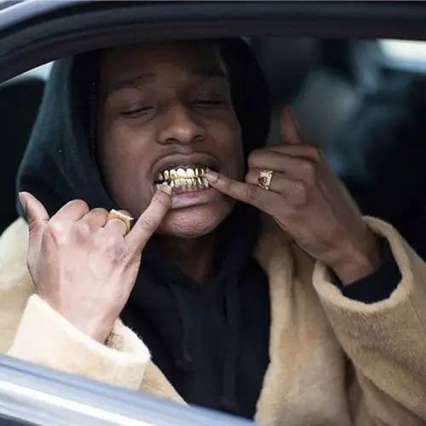 1pcs/2pcs New Unisex 18K Hip Hop Teeth Grillz Set Top Bottom Mouth Teeth Grills Fashion Removable