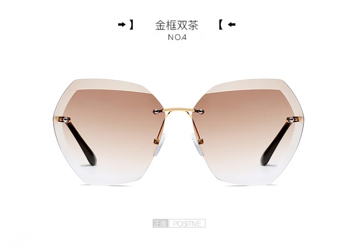 Fashion Ultra Light Fancy Ladies Retro Frame Vintage Outdoor Hipster Eye Wear Luxury Sunglasses