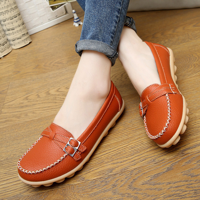 Nice Baby 1 pairs ladies' cowhide loafers flat - bottomed driving shoes are skid resistant