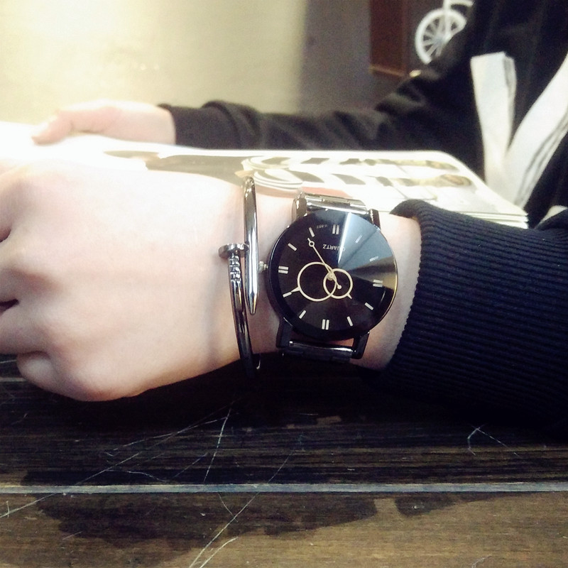 Pair of  Quartz Steel Belt Couple Watches men and women New Korean Trend Student lover Watched