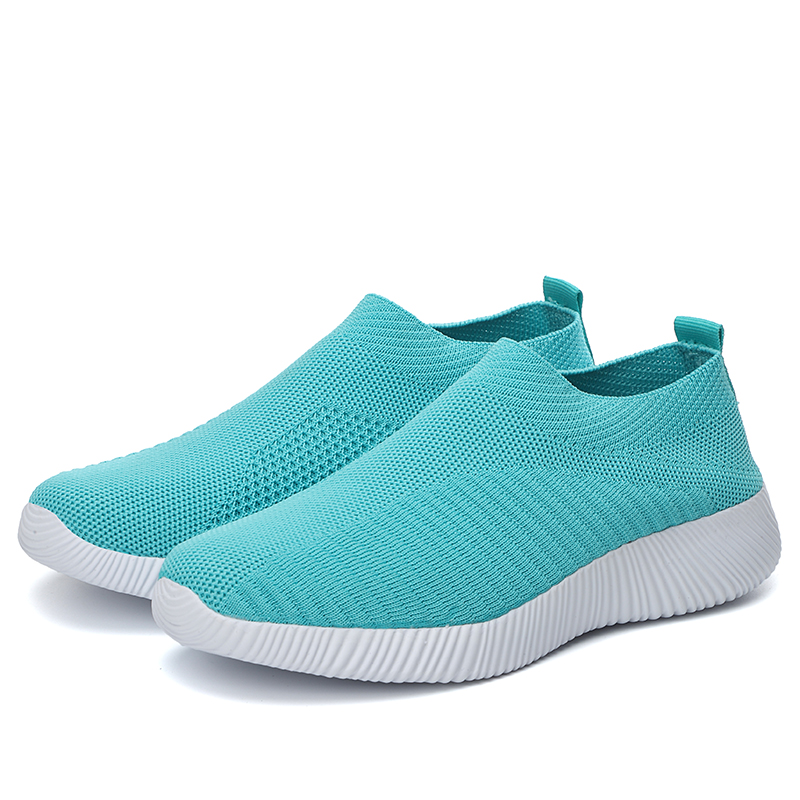 Women Breathable Mesh Running Shoes Plus Size Casual Slip-on