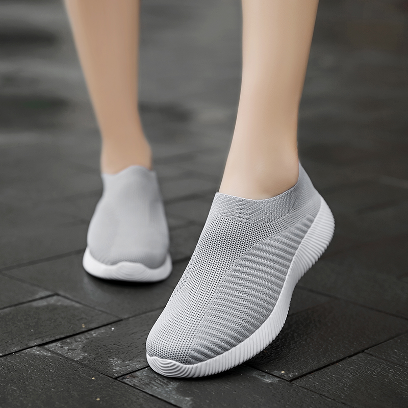 Women Breathable Mesh Running Shoes Plus Size Casual Slip-on