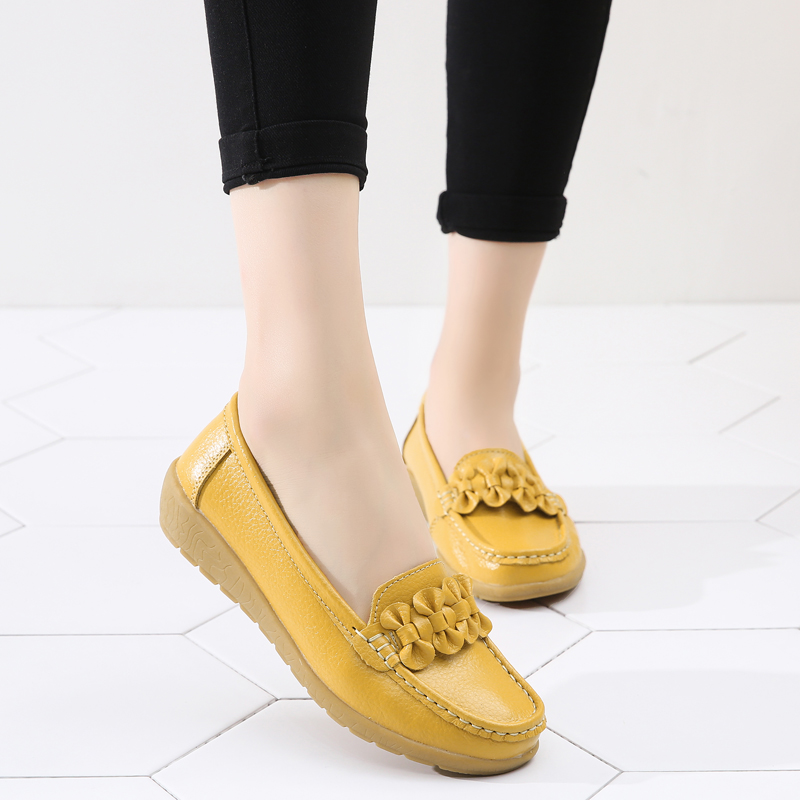 Women Soft Leather Sandals Breathable Leisure Work Shoes Plus Size Lady Peas Shoes