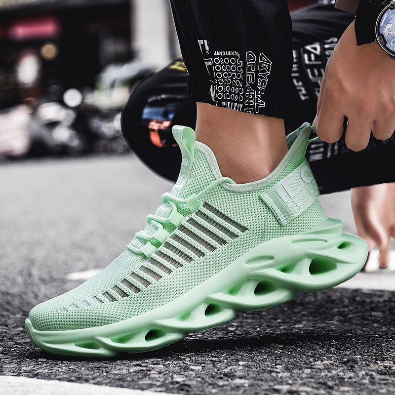 Fashion Men Sport Shoes Breathable Mesh Running Shoes Non-slip Lightweight Sneakers Plus Size Shoes