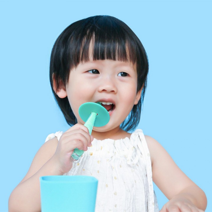 2-in-1 Baby Pacifier-grade Silicone Toothbrush Tee