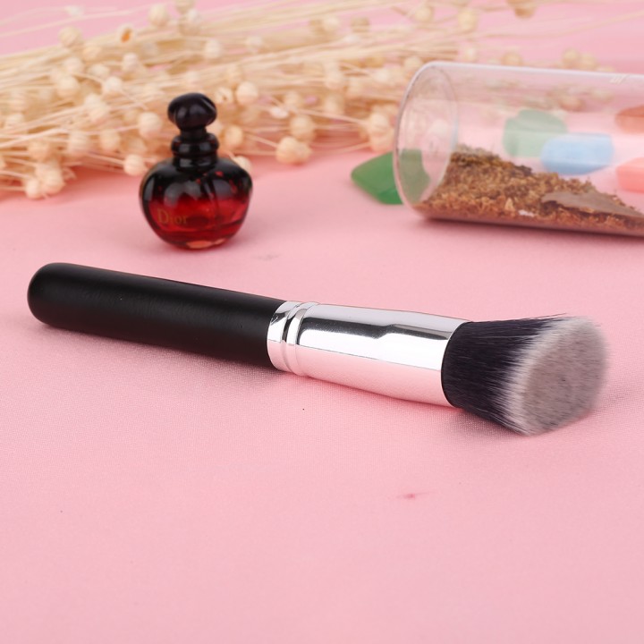 Professional Slanted Head Top Foundation Liquid Brush Cosmetic Makeup Tool