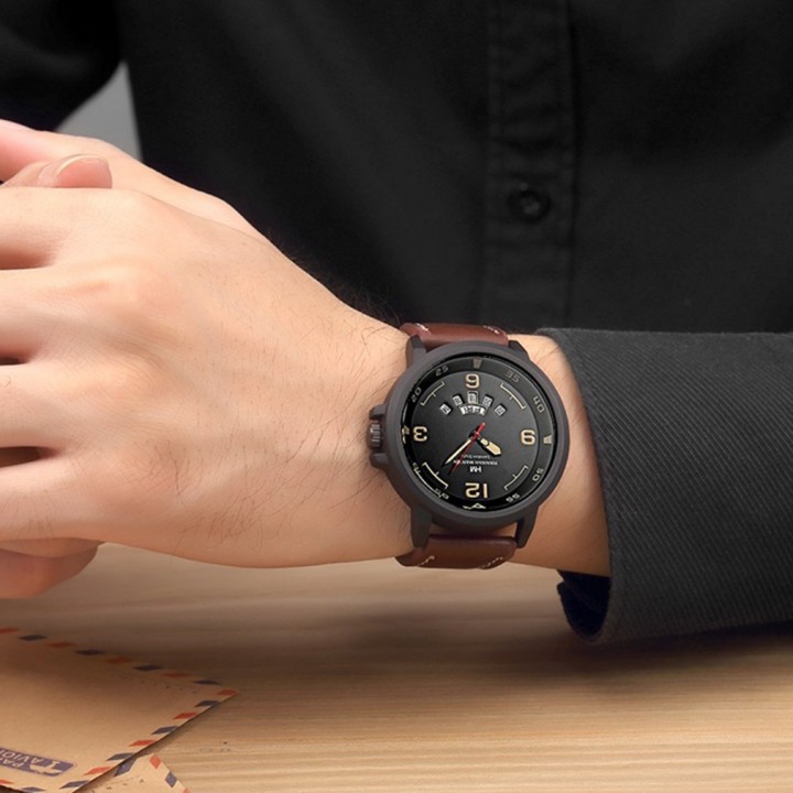 Man Watch With Calendar Function Hannah Martin Casual Sports Quartz Wristwatch