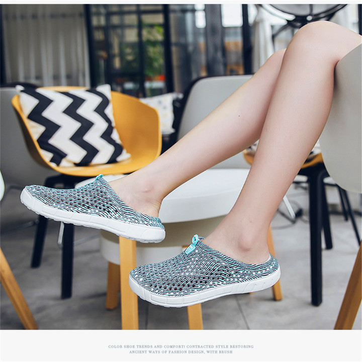 New Women's Hole Shoes, Skid-proof and Air-permeable Beach Shoes, Air-permeable Light Slippers