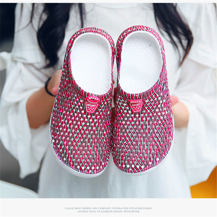New Women's Hole Shoes, Skid-proof and Air-permeable Beach Shoes, Air-permeable Light Slippers