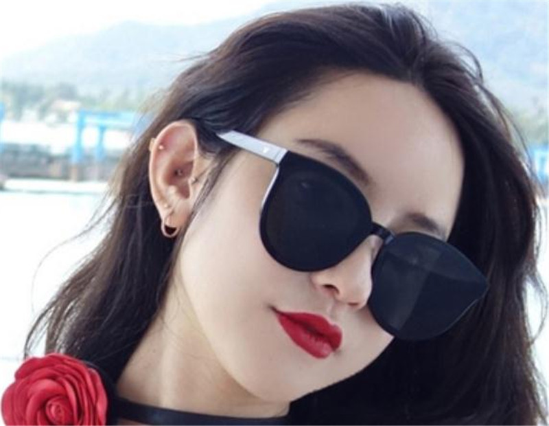 Sunglasses girl anti-UV sunglasses women star street shooting polarized ins super fire glasses