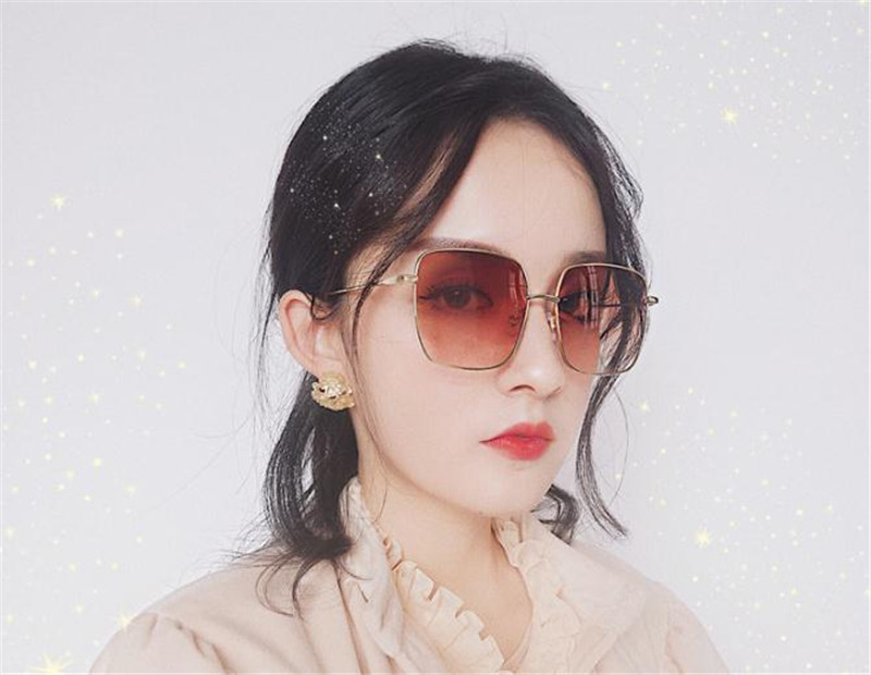 Star with the same sunglasses women 2019 net red retro square big box male round face