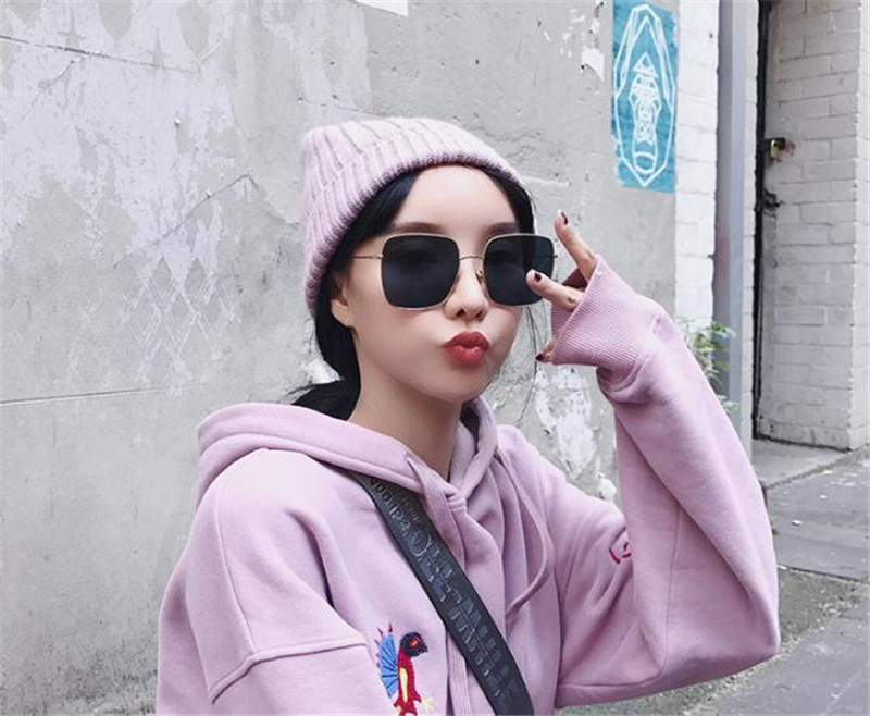 Star with the same sunglasses women 2019 net red retro square big box male round face