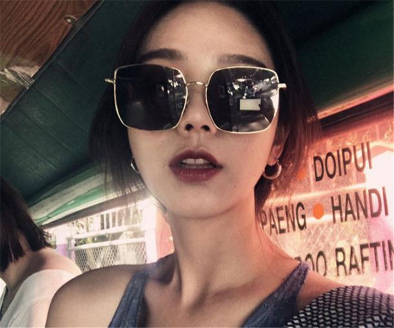 Star with the same sunglasses women 2019 net red retro square big box male round face