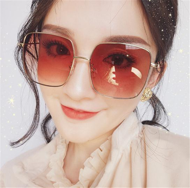 Star with the same sunglasses women 2019 net red retro square big box male round face