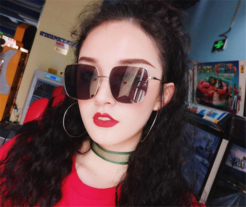 Star with the same sunglasses women 2019 net red retro square big box male round face