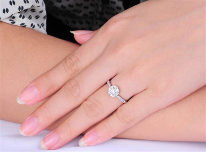 Simulation Diamond Ring 925 Sterling Silver Diamond Wedding Crystal Female