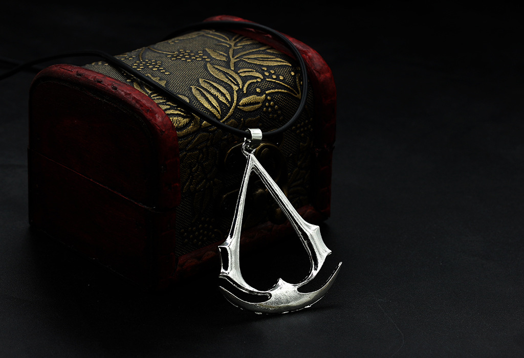 New hot European and American hot film Assassin's Creed male necklace Female gift
