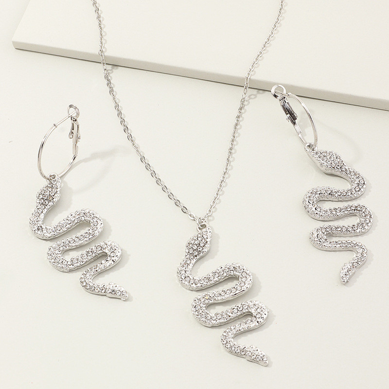 Women New Fashion Necklace and Earrings Set Creative Snake Necklace Metal Diamond Earrings Set
