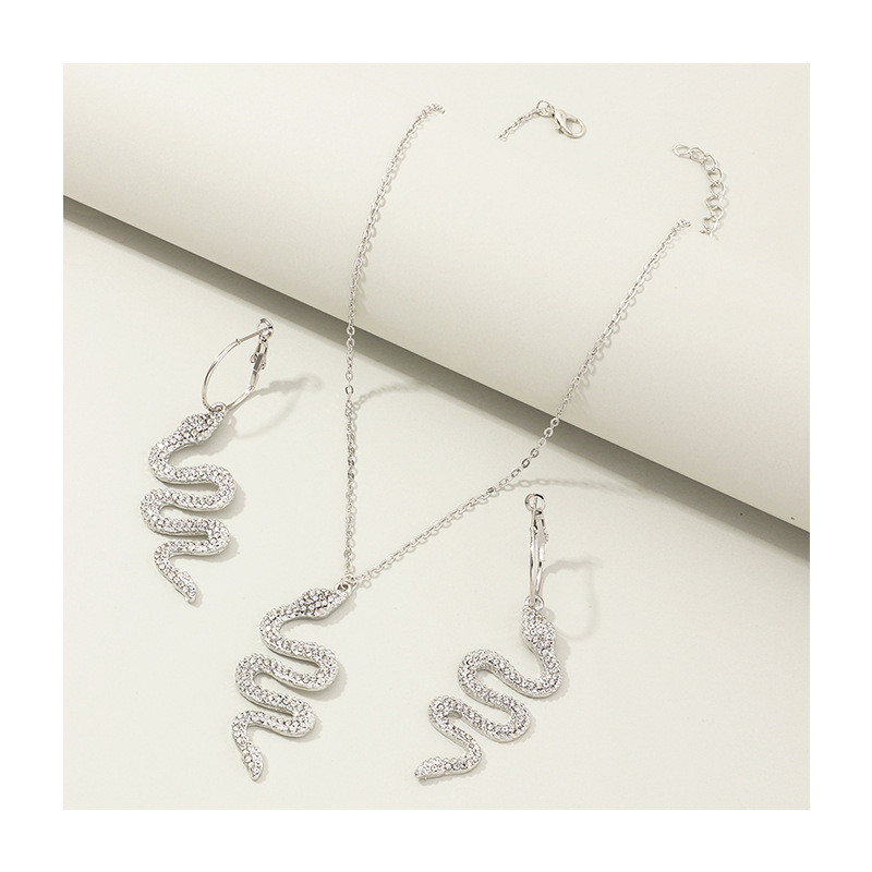 Women New Fashion Necklace and Earrings Set Creative Snake Necklace Metal Diamond Earrings Set