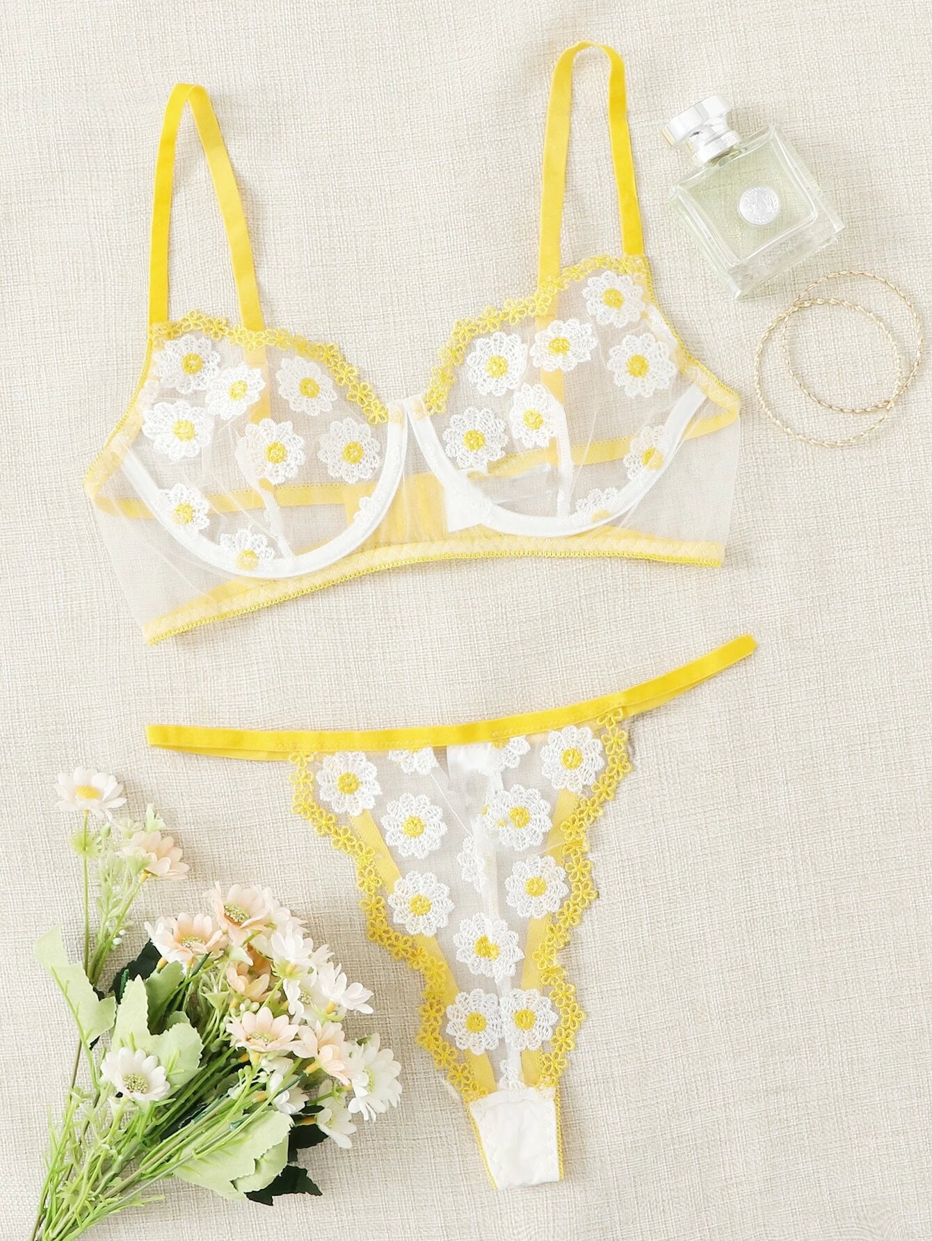 The latest fashion Daisy embroidery women's sexy mesh Underwear Lingerie Set