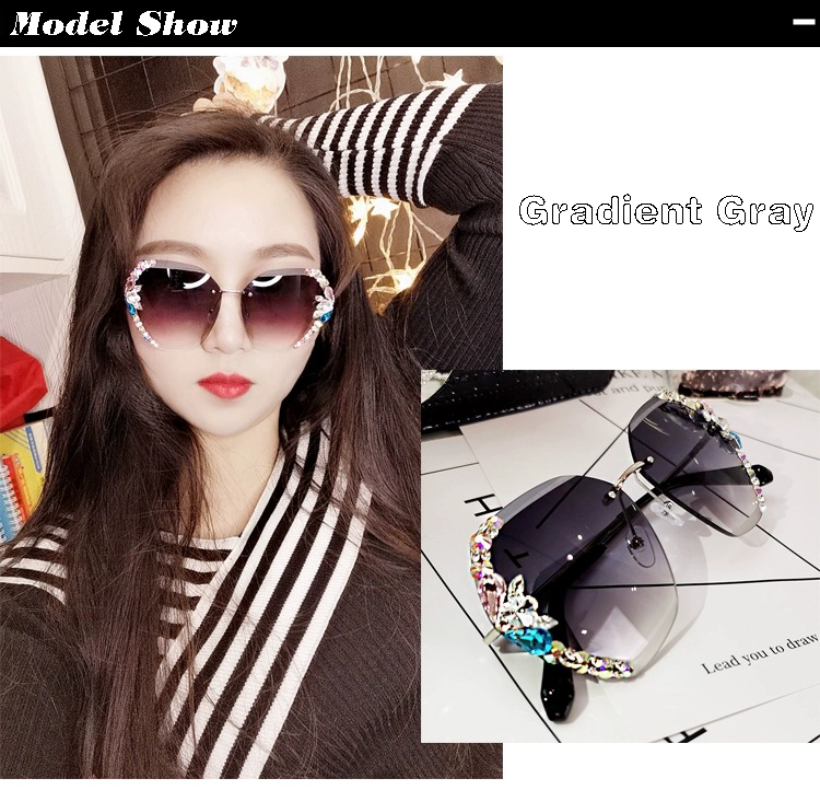 Retro Sparkling Sunglasses for Women UV400 Protection Cat Eye Bling Crystal Sun Glasses for Lady Oversized Plastic Frame Fashion Eyewear