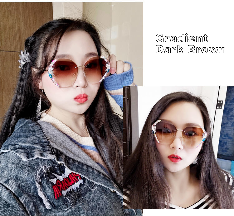 Retro Sparkling Sunglasses for Women UV400 Protection Cat Eye Bling Crystal Sun Glasses for Lady Oversized Plastic Frame Fashion Eyewear