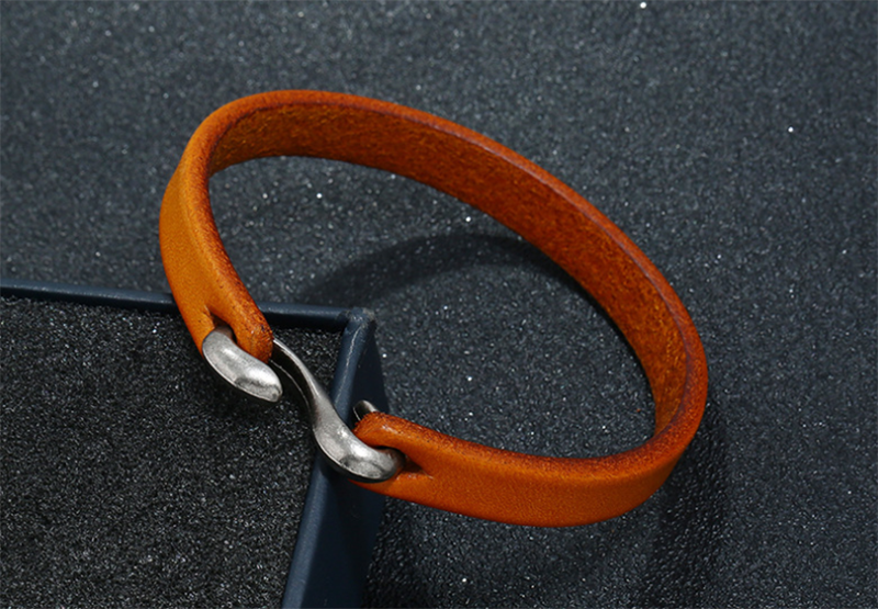 Fashionable Wild Punk Rock Leather Bracelet (Men's Other)