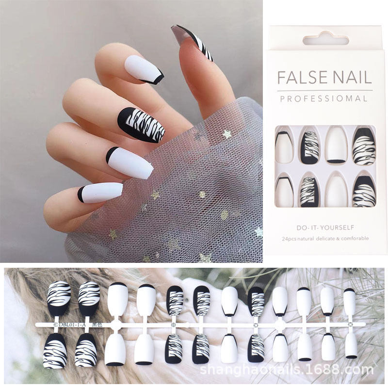 24PCS/set Fake Nails Nail Art Tips Press on False Tipsy with Glue Matte Stick Designs Clear Display Set Full Cover Artificial Detachable view 4