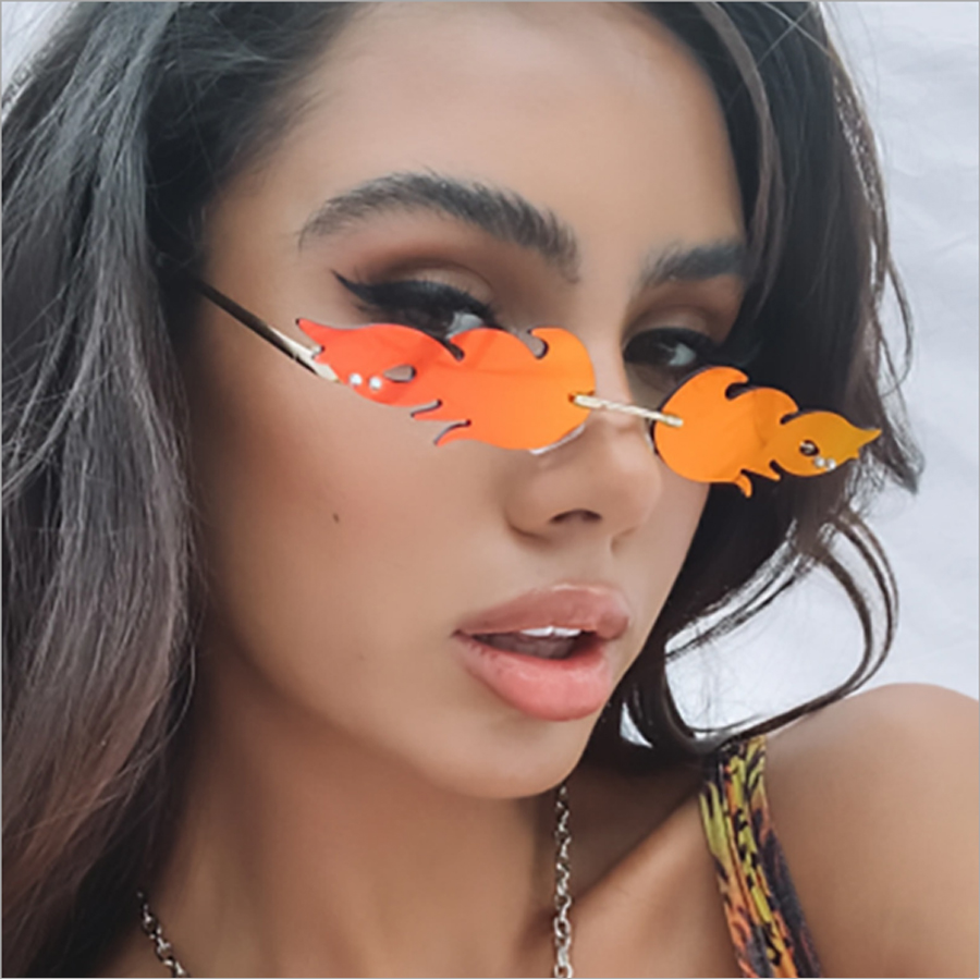 European and American personality trend flame-shaped sunglasses, colorful glasses (Mysterious gifts