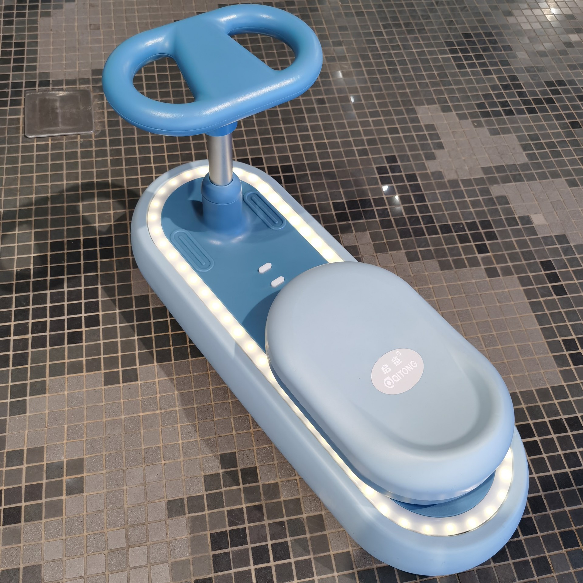 Children's twist car universal wheel boys and girls' swing car 1-3-4 year old sliding toy