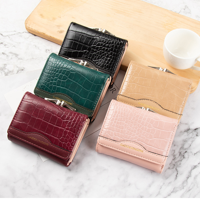 Women's short retro three fold folding Student Korean simple multi card crocodile coin zero wallet