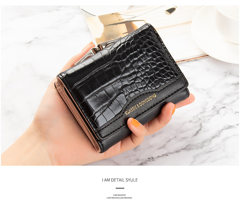 Women's short retro three fold folding Student Korean simple multi card crocodile coin zero wallet