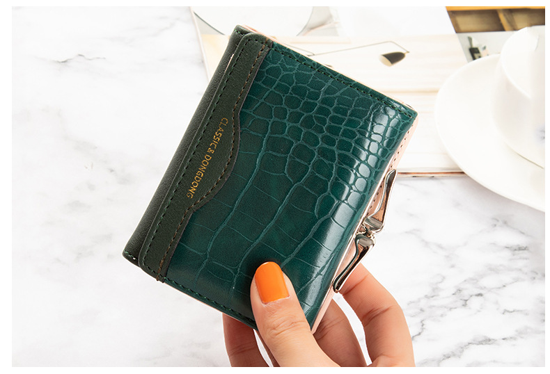 Women's short retro three fold folding Student Korean simple multi card crocodile coin zero wallet