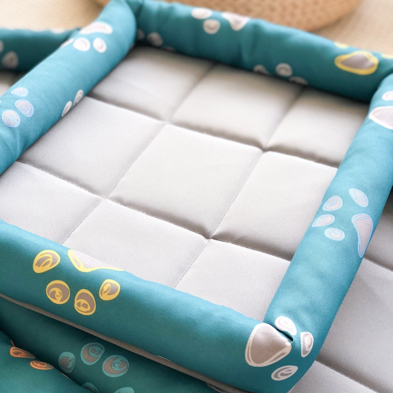 Universal Cat and Dog Mats Cool Down in Summer Sleeping Oxford Cloth Mats Four Seasons Pets.