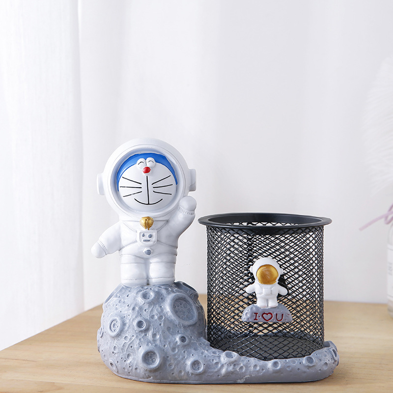 Creative Anime Cartoon Doraemon Resin Pen Holder Desktop Decoration Jewelry Decoration.