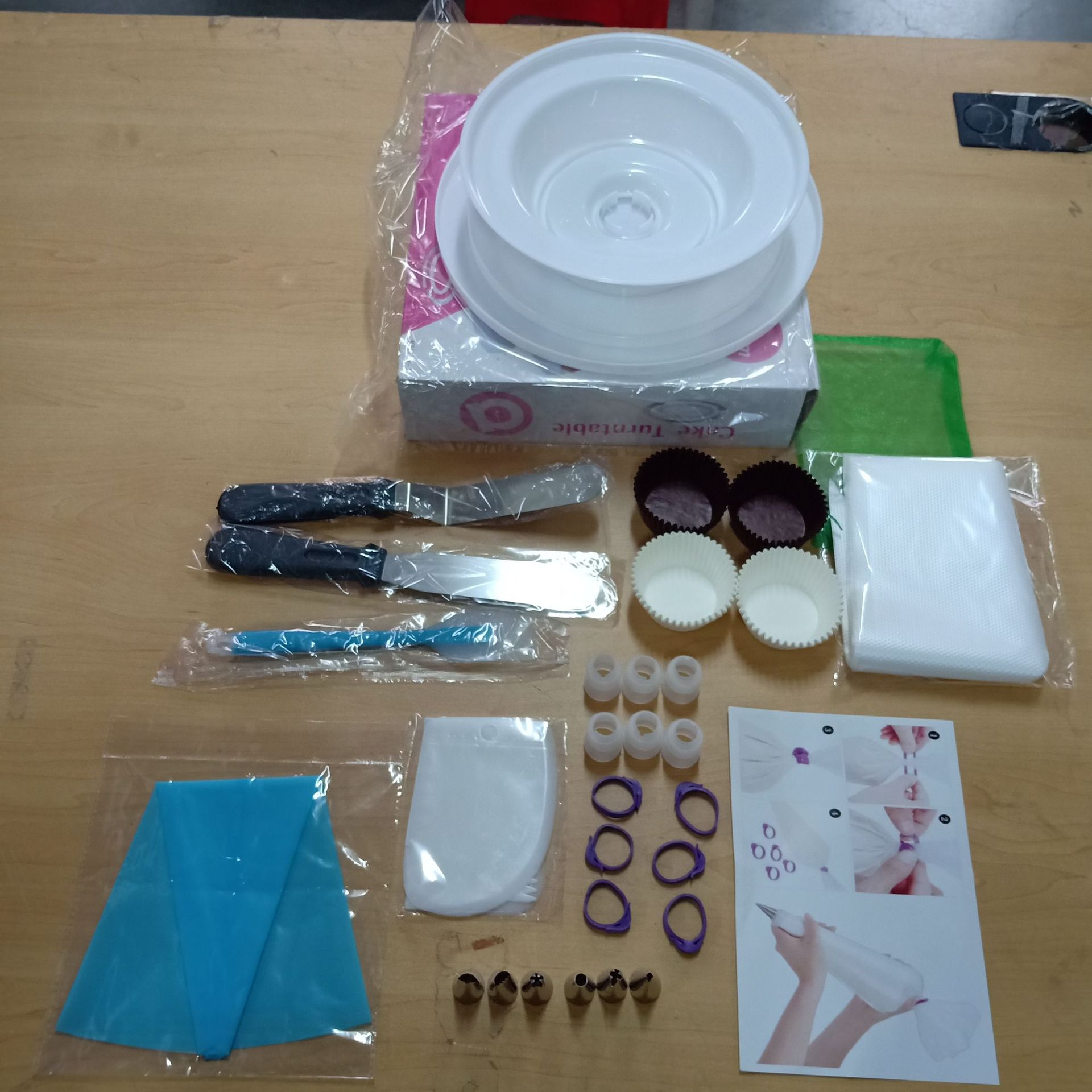 Cake Turntable Decorating Set 156Pcs,DIY Cake Turntable Set Cupcake Decoration Tools Kit