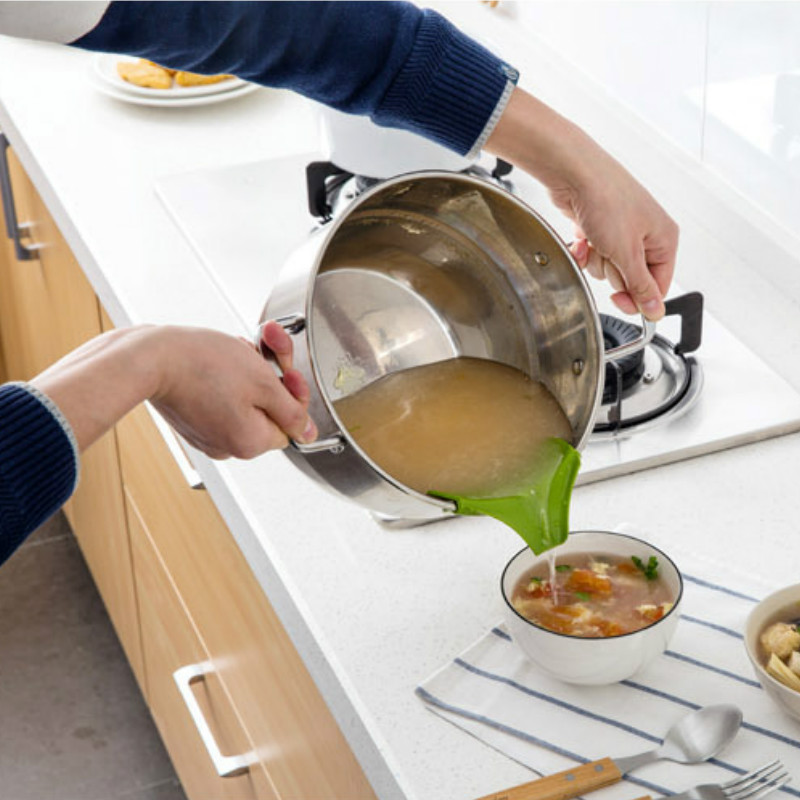 2021 High quality 1PC Fluid Director Silicone Liquid Diversion Mouth Pour Soup Maker Kitchen Tools  Round Mouth Edge