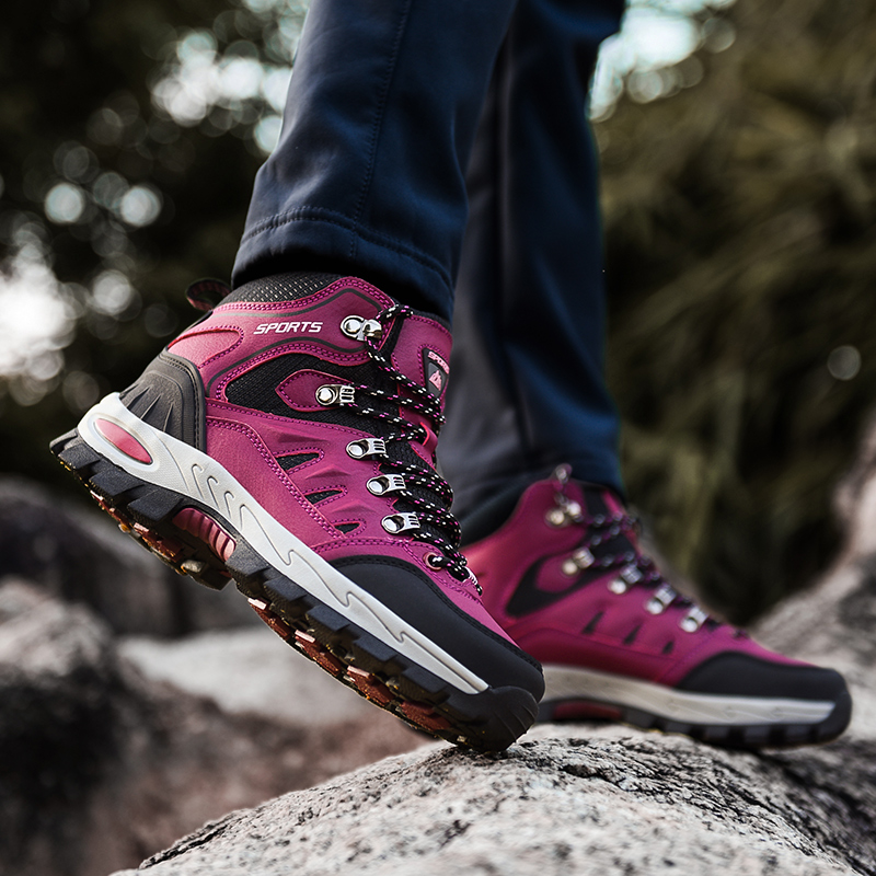 2021 High quality Outdoor Desert Climbing Shoes Men Women Hiking Boots Sneakers Fashion Trekking Footwear Camping