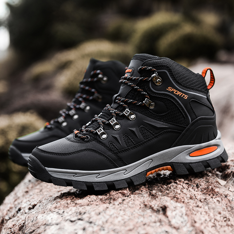 2021 High quality Outdoor Desert Climbing Shoes Men Women Hiking Boots Sneakers Fashion Trekking Footwear Camping