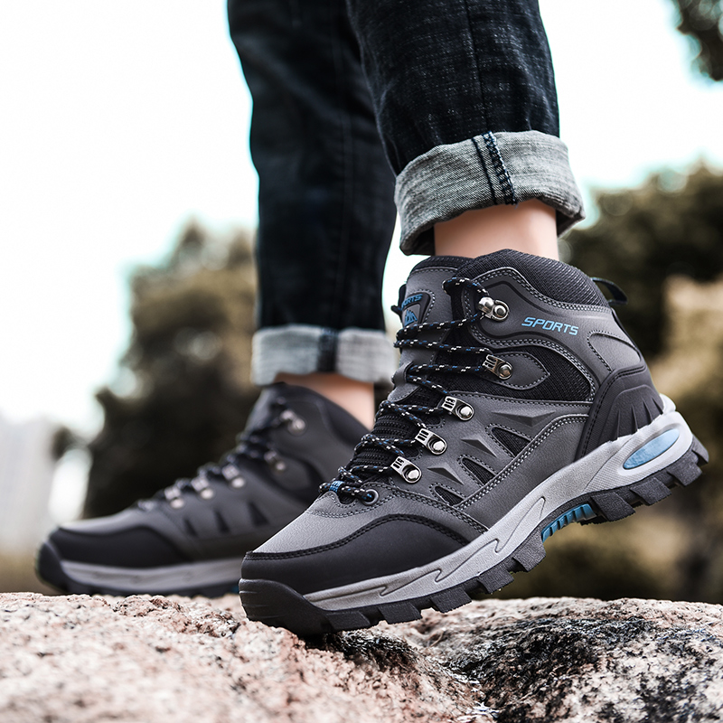 2021 High quality Outdoor Desert Climbing Shoes Men Women Hiking Boots Sneakers Fashion Trekking Footwear Camping