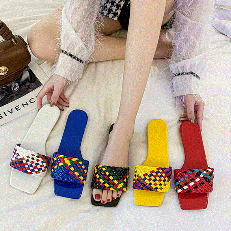 2021 High quality Woman Braided Slippers Manual Color Stitching Upper Charm Open-toe Flat Slippers